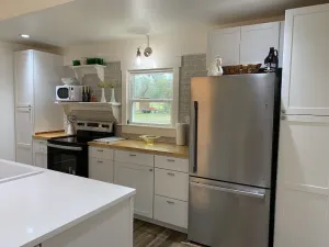 Image of Newly remodeled Cottage, modern and charming