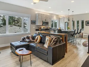 Image of New Waterview Loft near Roche Harbor! (sjil)