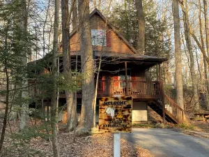 Image of The Toasted Marshmallow - Cabin near the Lake