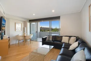 Image of Luxury 2Bed 2Bath in Salt Village on Bells Blvd
