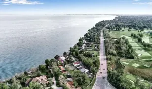 Image of ~Booking for Bills Season~ 3B 2BATH Wanakah Heights Lakeside Home