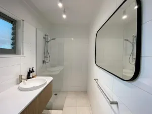 Image of HoneyB - 2 bed Apt on the beach