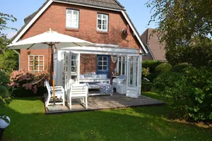 Image of House Laura Ashley - The non-smoking semi-detached house offers enough space for 5 people.