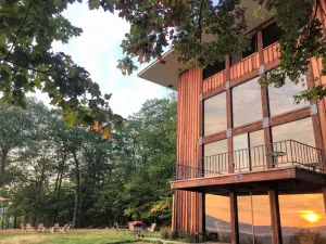 Image of RL Breathtaking views and grand unique style private mountain retreat 4WD recommended