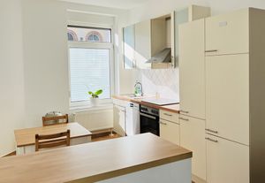 Image of Large and bright city center apartment - vacation apartment
