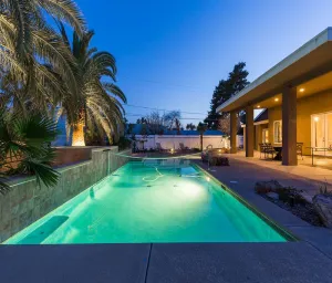 Image of Family Friendly 3600 Sq Ft 5 Bedrooms 4 Bathrooms 3 Miles To Strip