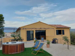 Image of Beautiful villa at the foot of Mont-Ventoux