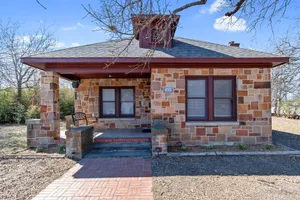 Image of Pet Friendly, beautiful historical home- 1 mile from downtown