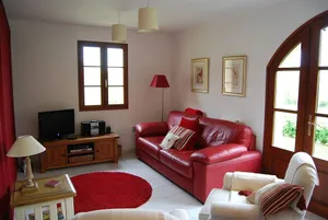 Image of Modern Spacious Villa 15 minutes walk to the centre of Brantome