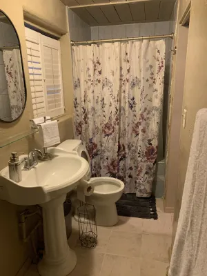 Image of 2 bedroom 1 bath home. In the heart of madera.