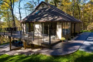 Image of Thunder Hill Retreat - Spacious\/Deck\/Hot tub