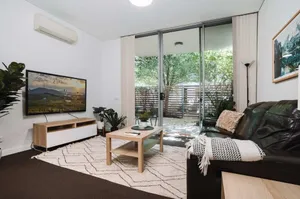 Image of Comfy 1-Bed with Spacious Courtyard & Parking