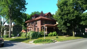 Image of Historic-WestCentral-NoSmoke-4500sf-5QueenBeds-5TVs-SnowMelt-PrivacyPatio-BBQ