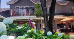 Image of Centrally located to everything Fish Creek has to offer