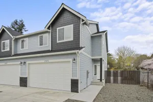 Image of Like new 3 bedroom home in Parkland-Close to PLU, Tacoma, Lakewood, Bus lines