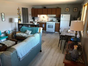 Image of Dwntwn Houghton Oasis-Pvt prkg,1\/2 blk from Mainstreet, 1.5 blk from waterfront.