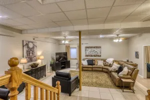 Image of Aces & Eights | 5 Bed, 3 Bath