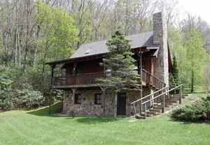 Image of The Blowing Rock Cabin. It’s the Location! 4BR\/2BA 5 mins to Main St Clean\/Quiet