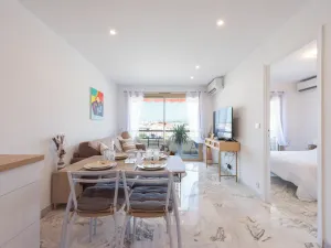 Image of 1-Br Apartment with Terrace Near La Croisette