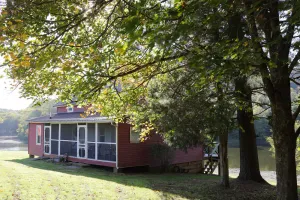 Image of Beautiful Private Lakefront Cottage with Hot tub