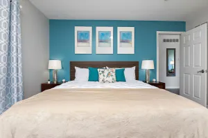 Image of ⭐️ Luxe Paradise ⭐️  3 King Beds ✅  Fast Wifi ✅  Free Parking