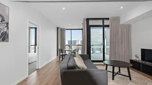 Image of Leilani - The West Franklin Panorama Apartment