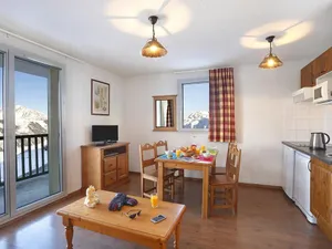 Image of Wifi, 50m from shops, fitness, swimming pool, sauna, balcony, parking, ski locker, 55m², Peyragudes