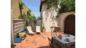 Image of Pérols, Les Cabanes Maison 90m2 au Bord de L'étang