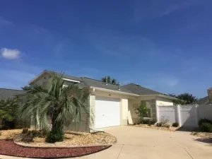 Image of WOW!! Professionally decorated 2 Bd 2 Ba Villa close to Lake Sumter Landing