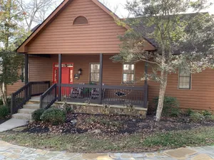 Image of Lakin’ It Easy at Lake Cumberland Resort Burnside KY 4 KING BEDS & 4 FULL BATHS
