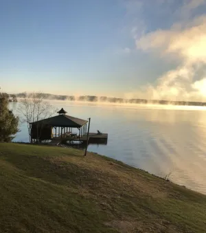Image of Best \"DAM\" View on Lake Sinclair! Kayaks 🛶 Sunrises 🌅 Big water 🌊 Fishing 🎣