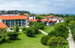 Image of Appartement Equipé Près de la Plage + Commerces | Accès Piscine Saisonnière