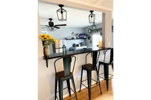 Image of Centrally Located Park Place 018192