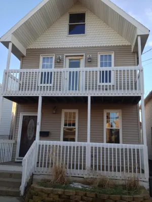 Image of FIVE STAR HOME - Beach House with Beach Badges