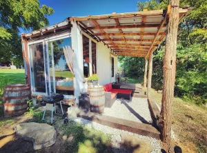Image of Rustic Container Cabin on Beautiful Farm - Near Ark & Bourbon Trail