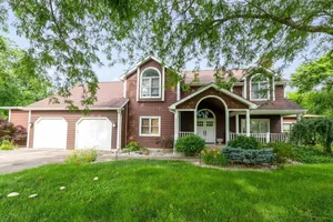 Image of 5755 Butler Warren Cheerful 6-Bedroom Villa with fishing pond