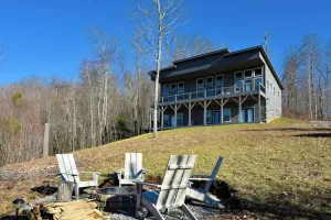 Image of Luxury Contemporary Chalet with spectacular views, amenities & nearby activities