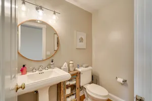 Image of Peaceful 4BR\/2.5BA luxury home w\/ lake views & spa