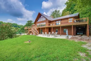 Image of The FadeAway Lodge Center Hill Lake