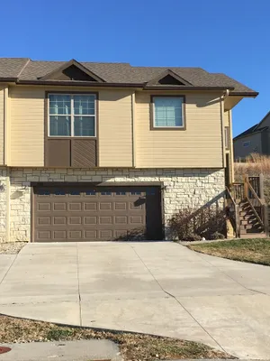 Image of Modern Duplex - convenient location