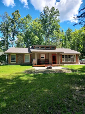 Image of Comfortable 3 bedroom cape cod style home