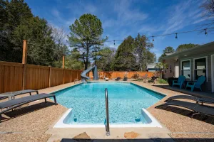 Image of Heber Springs Home w\/ Heated Pool! Walk to Sandy Beach & Greers Ferry Lake!