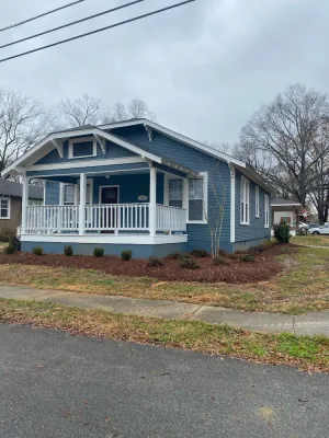 Image of Chestnut Cottage - Minutes to Downtown and NMMC! Close to Fairpark & Arena.