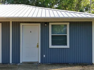 Image of Apartment 3 - 2760 Carters Ferry Road Milam Texas.        Free Ice !!!