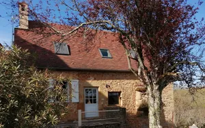 Image of Detached house, old, renovated. Large private green space