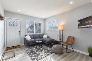 Image of Updated South Lansing Home 15 Mins to MSU and Lansing Hospitals