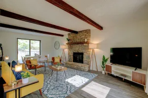 Image of Large 4BR house w\/ a Downstairs Bedroom! Fenced Yard+Dog friendly+WFH