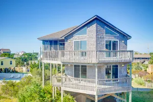 Image of Oceanside home near the beach w\/outdoor pool, private washer\/dryer, deck, A\/C