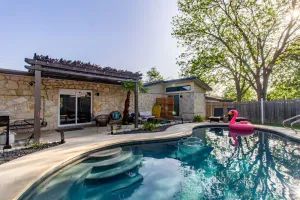 Image of Alamo City Oasis, private pool and close to all the sights