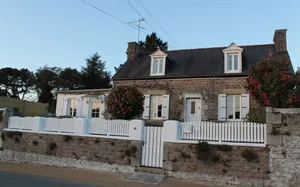 Image of Character cottage, quiet, near GR34, WIFI